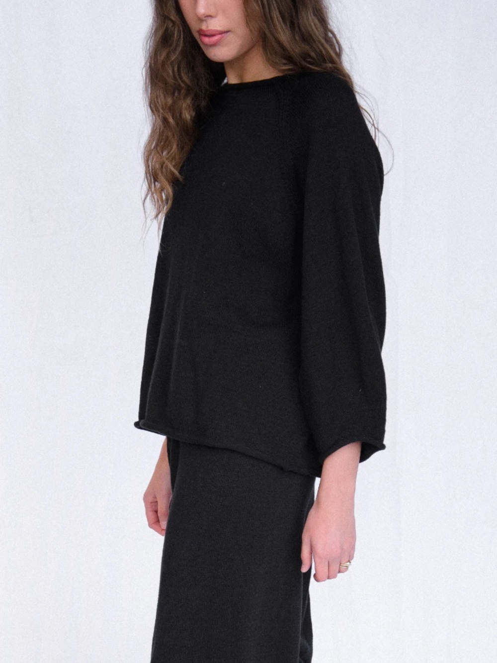 Sounderhaus Jeanie Sweater in True Black - Picture 2 of 10